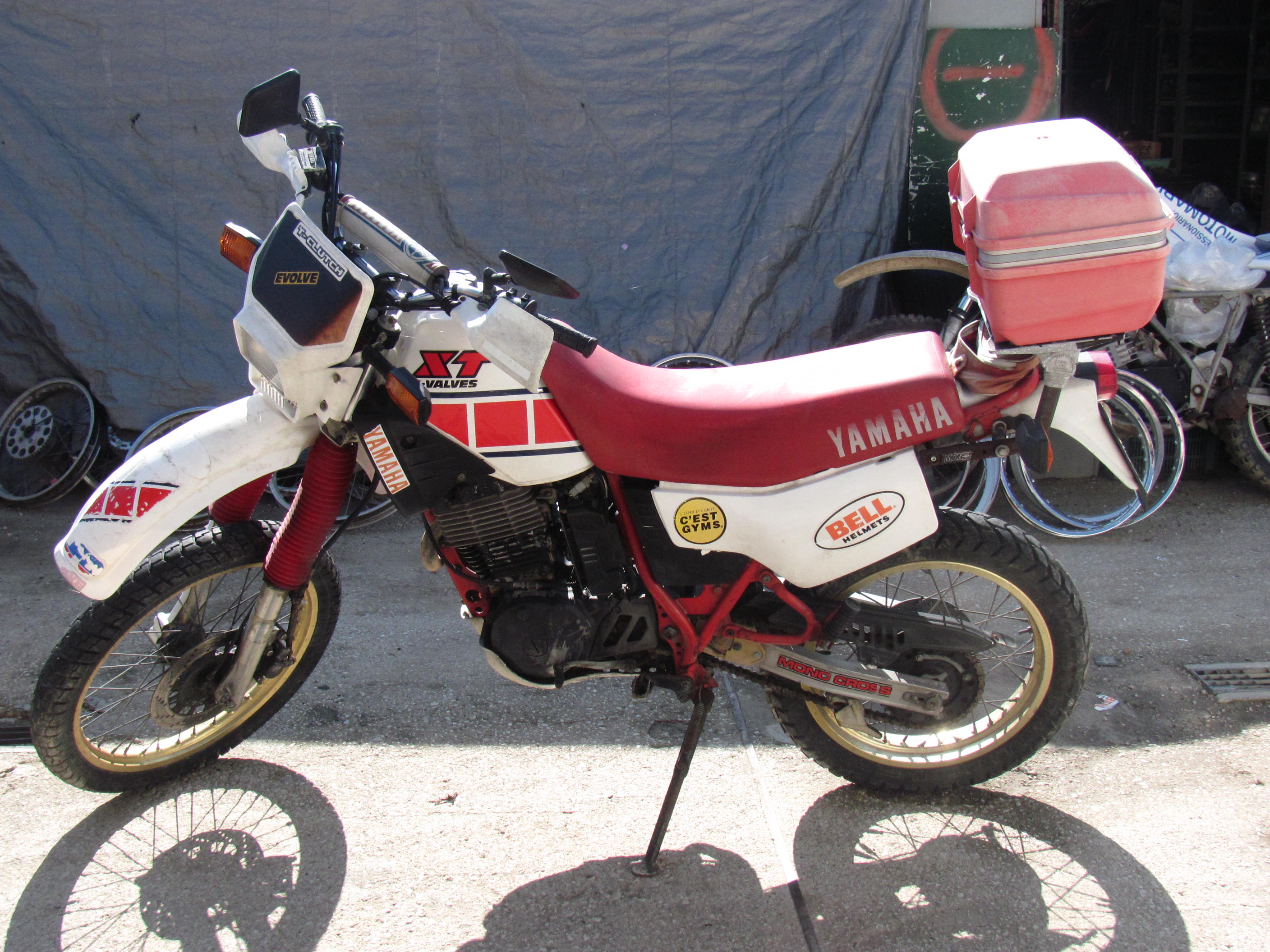 YAMAHA XT 600 cc